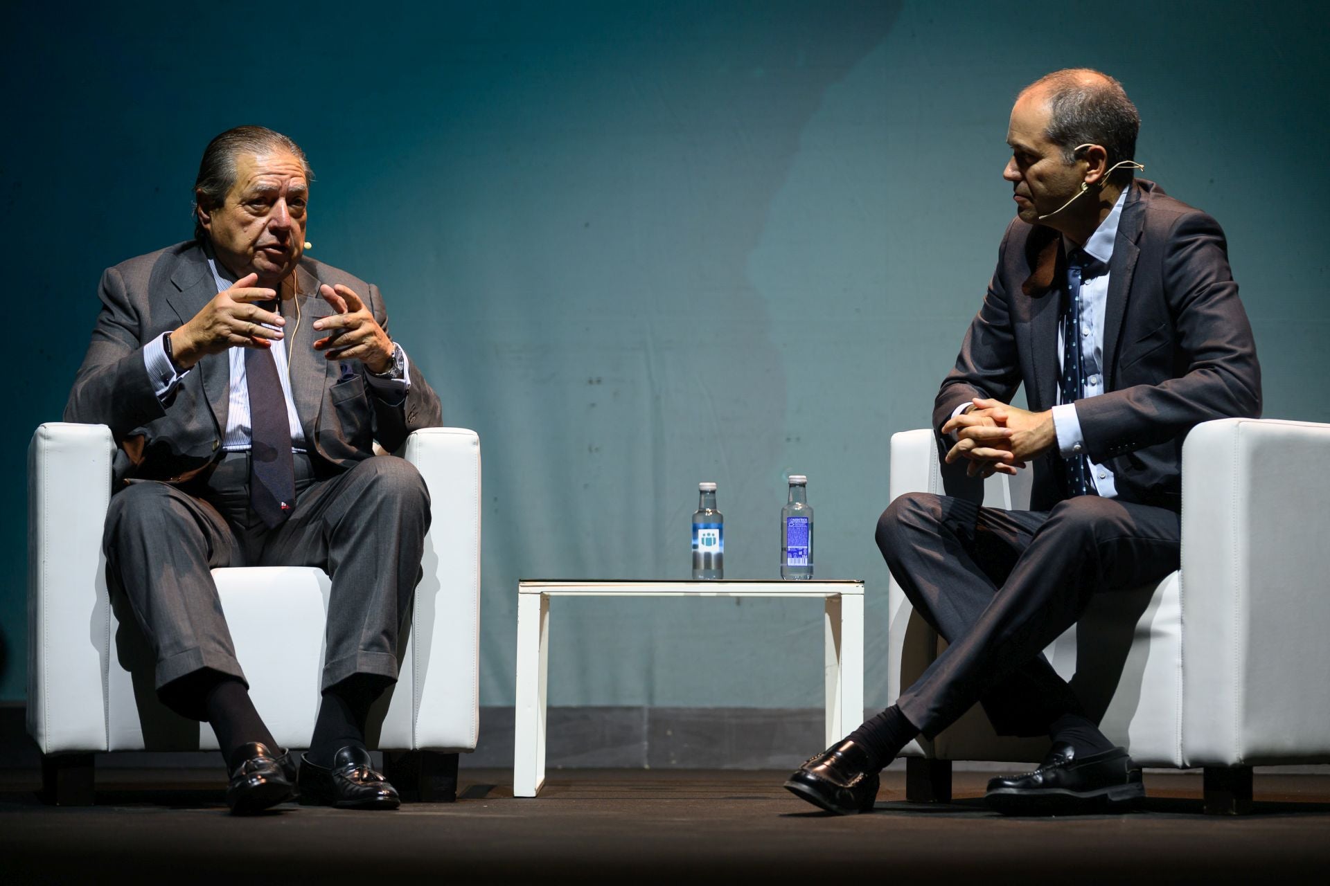 Vicente Boluda, presidente de Boluda Corporación Marítima, junto a Sergio Pérez, de Cajamar.