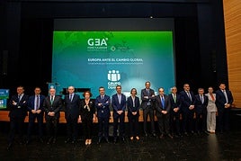 Participantes en el programa del Foro Cajamar de Geopolítica celebrado ayer jueves en el Palau Reina Sofia de Valencia.
