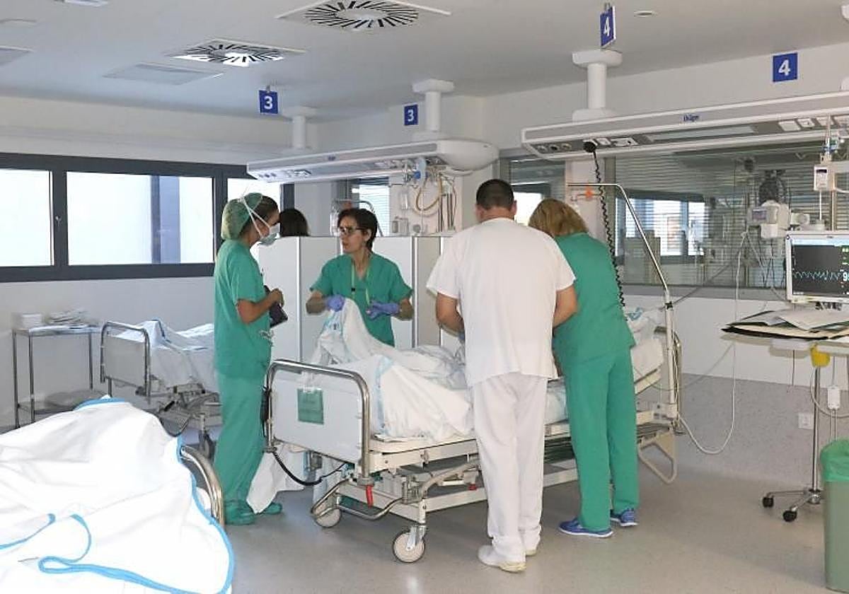 Enfermeros en un hospital.