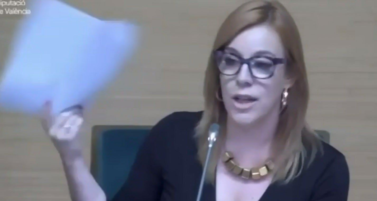 Dolors Gimeno, durante su intervención en el pleno de la Diputación de Valencia.