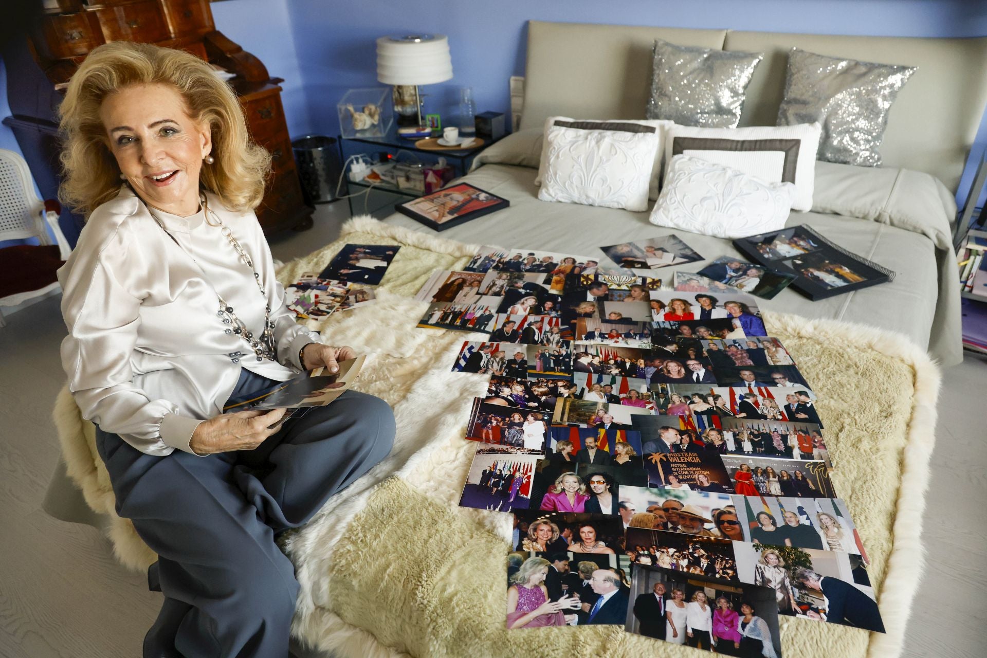 Mayrén Beneyto guarda un fabuloso archivo fotográfico con todos los famosos que ha ido conociendo en estos años.