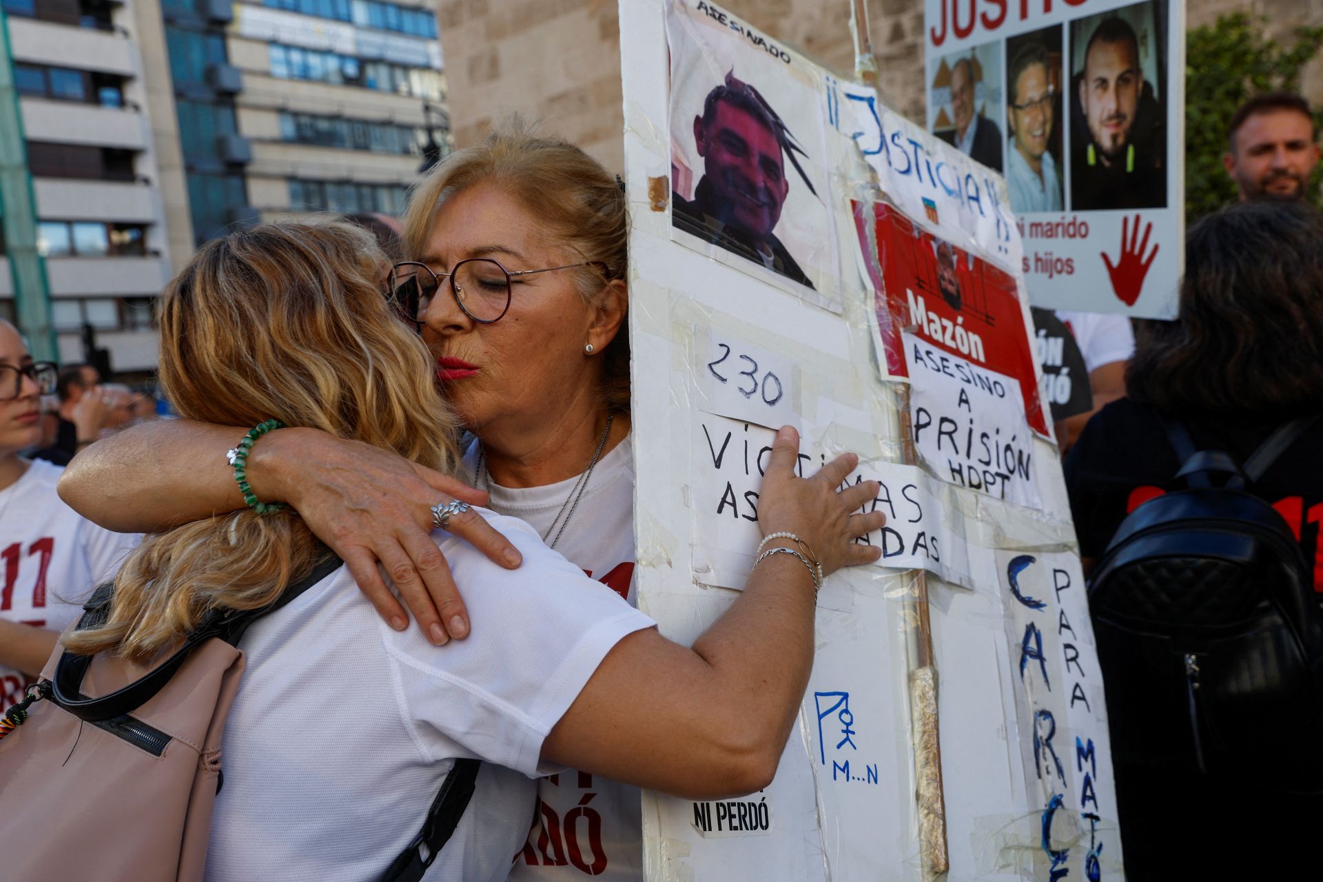 Fotos de la manifestación en recuerdo de las víctimas de la dana en el primer aniversario