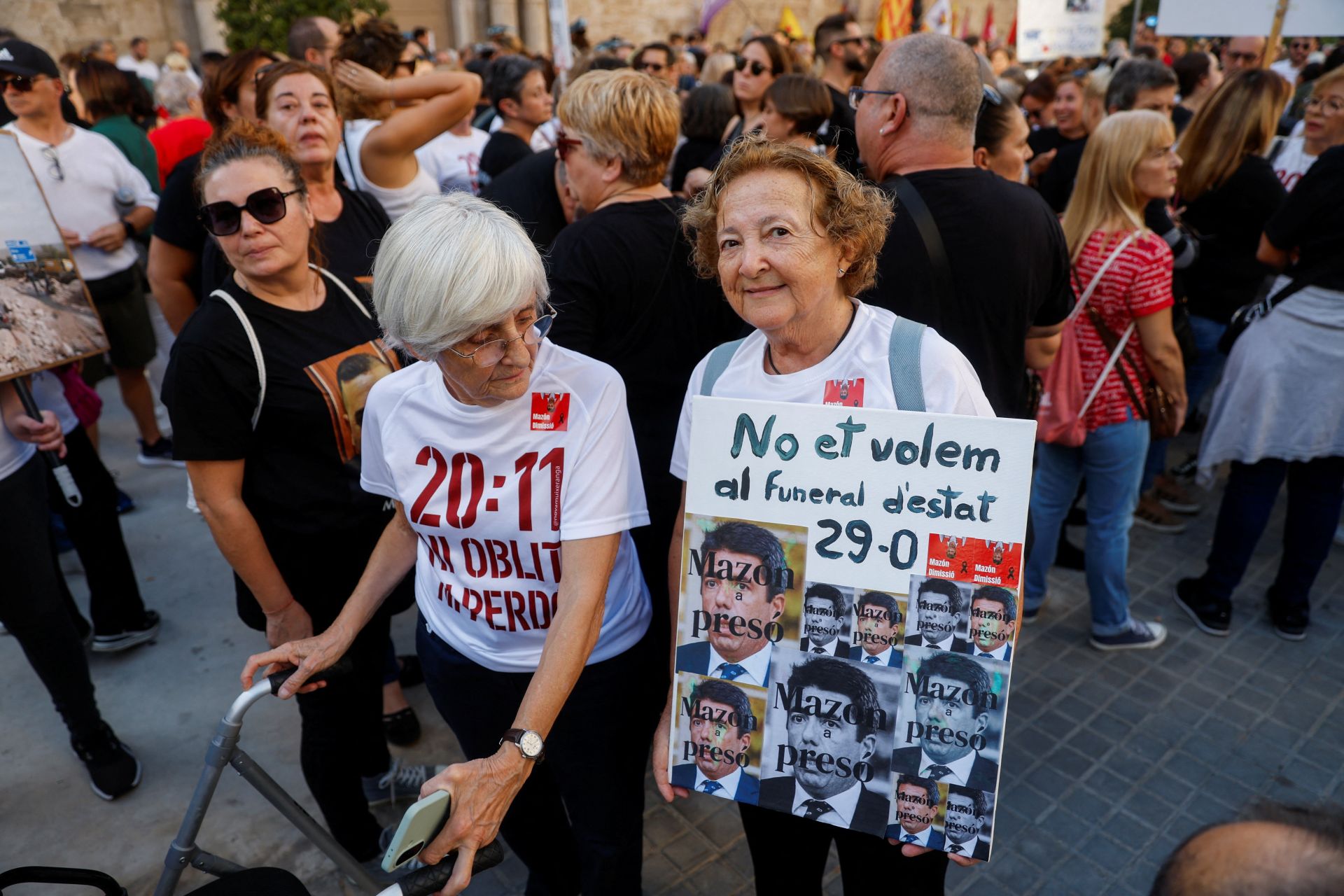 Fotos de la manifestación en recuerdo de las víctimas de la dana en el primer aniversario