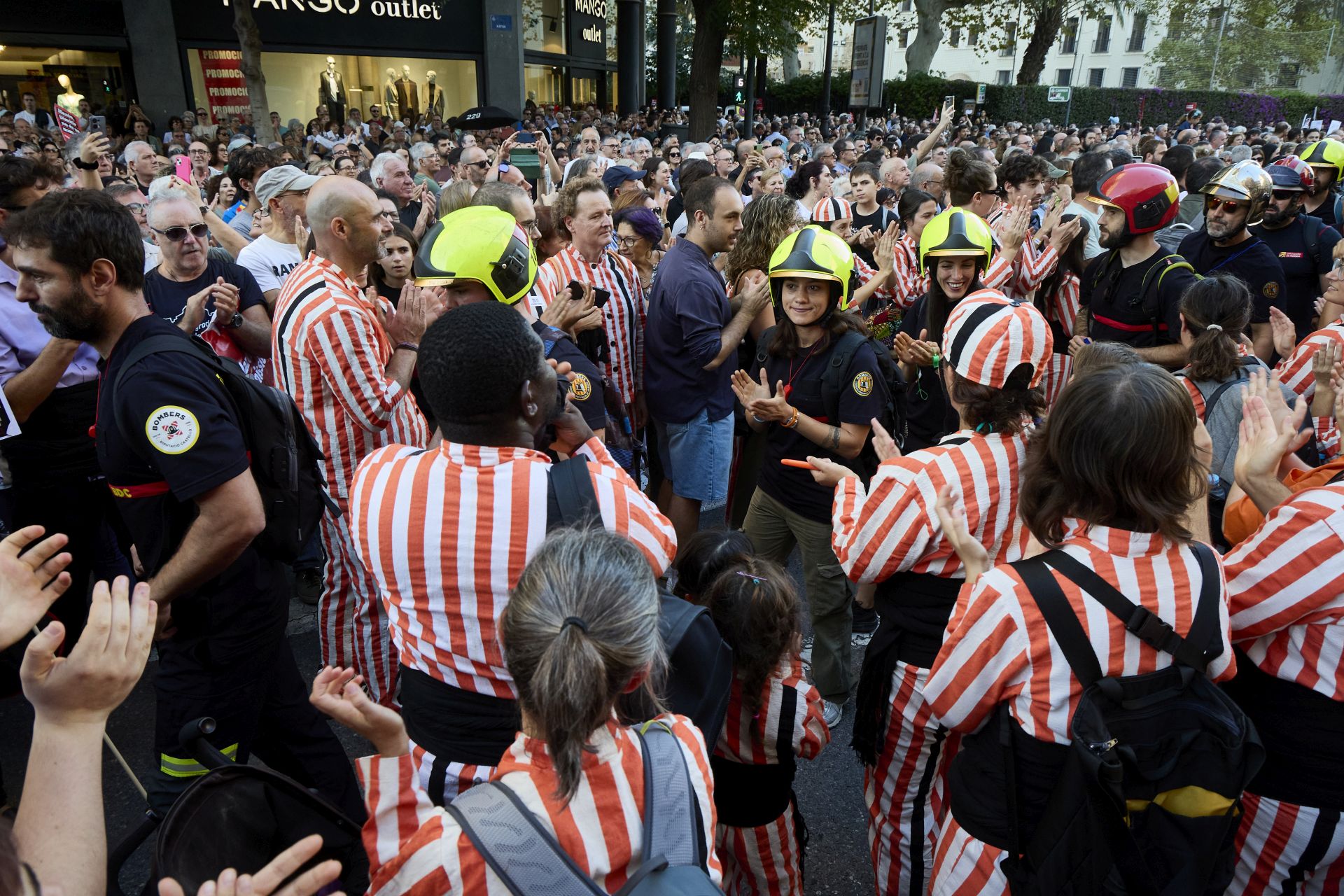 Fotos de la manifestación en recuerdo de las víctimas de la dana en el primer aniversario