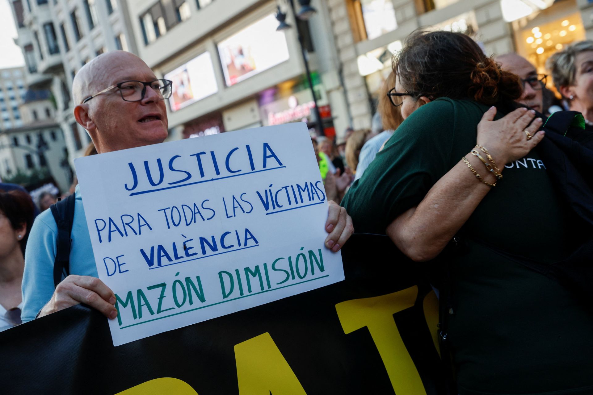 Fotos de la manifestación en recuerdo de las víctimas de la dana en el primer aniversario