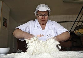 El aperitivo de los que saben vivir con migas en la camiseta