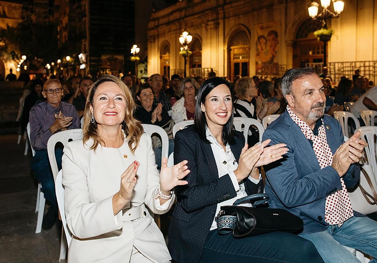 La música de Mayte Martín arranca los primeros aplausos del Festival Flamenco de Castellón II Memorial Juan Lloria