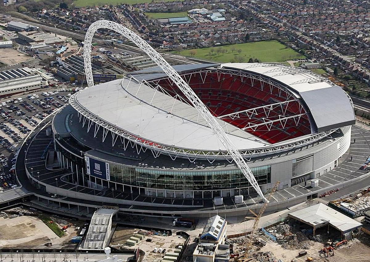 Imagen secundaria 1 - El futuro que le espera a Mestalla