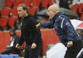 Arrasate y Calero, durante el partido.