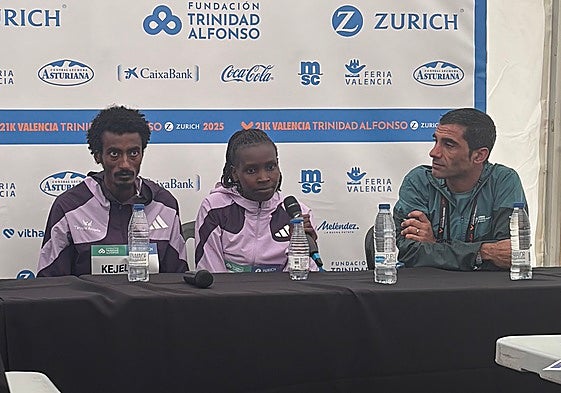 Kejelcha y Ngetich, en la rueda de prensa tras el Medio Maratón.