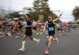 Corredores de la Media Maratón de Valencia 2025.