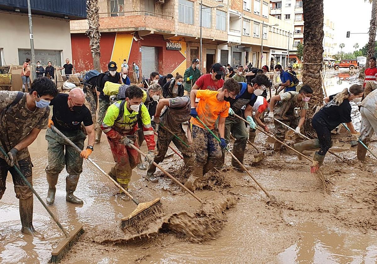 Trabajos de emergencia en los días posteriores a la dana.