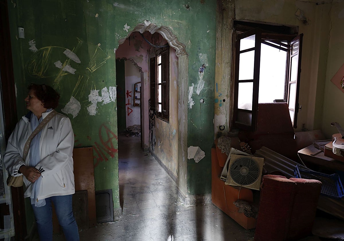 Imagen principal - Comedor, paellero exterior y gallinero, de la calle de Los Ángeles 22.