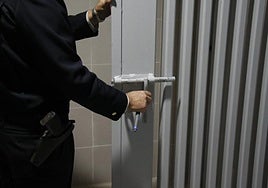 Un calabozo de la Policía Nacional, en una imagen de archivo.