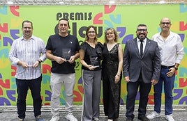 Los ganadores con las autoridades.
