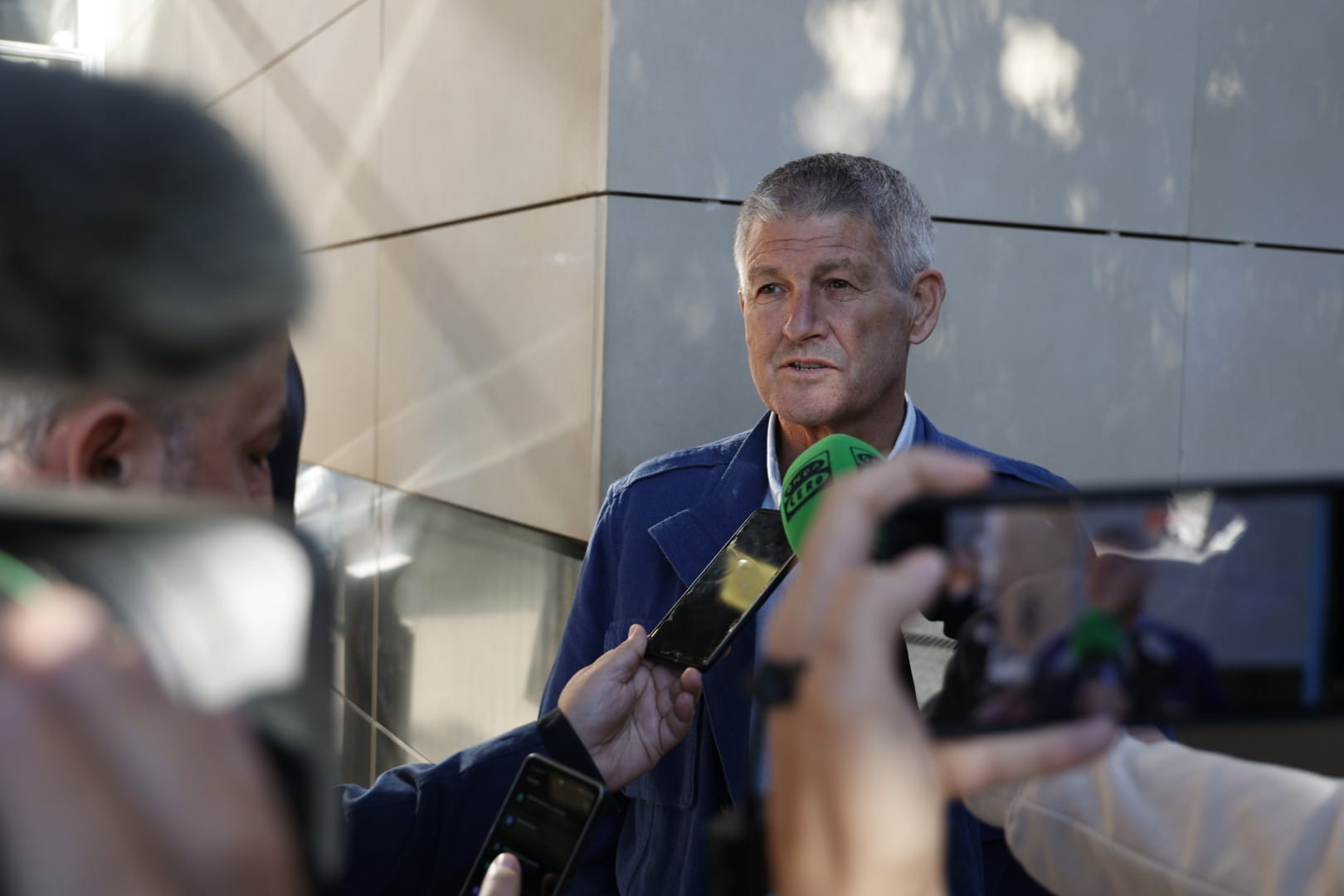 Fotos: el mundo del fútbol despide a Ochotorena en el tanatorio de Valencia