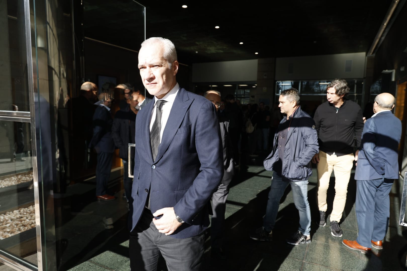 Fotos: el mundo del fútbol despide a Ochotorena en el tanatorio de Valencia