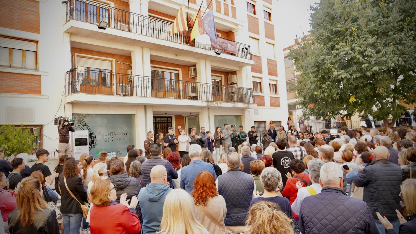 Minuto de silencio en Chiva.