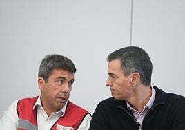 Carlos Mazón y Pedro Sánchez, en el Cecopi dos días después de la riada.