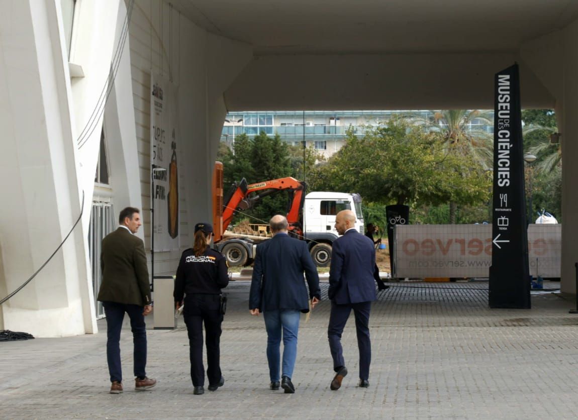 FOTOS | La Policía blinda la Ciudad de las Artes y las Ciencias