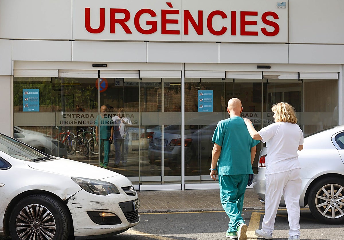 Entrada de Urgencias del hospital Clínico de Valencia.