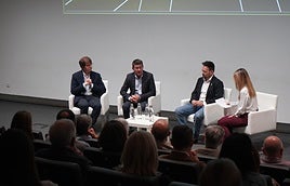 Momento del Foro celebrado en Ontinyent, con la partiipación de los tres alcaldes.