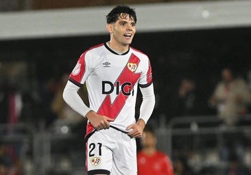 Fran Pérez mete un hat-trick y deja un recadito al Valencia: «El Rayo me está dando la oportunidad de expresarme como yo soy»