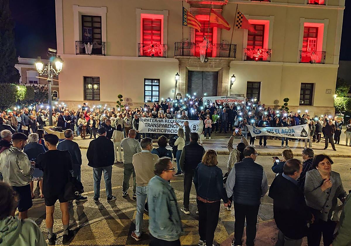 Imagen de la concentración tras la marcha de protesta en Paterna.