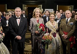 La Infanta Elena, en el teatro Principal durante els Jocs Florals.
