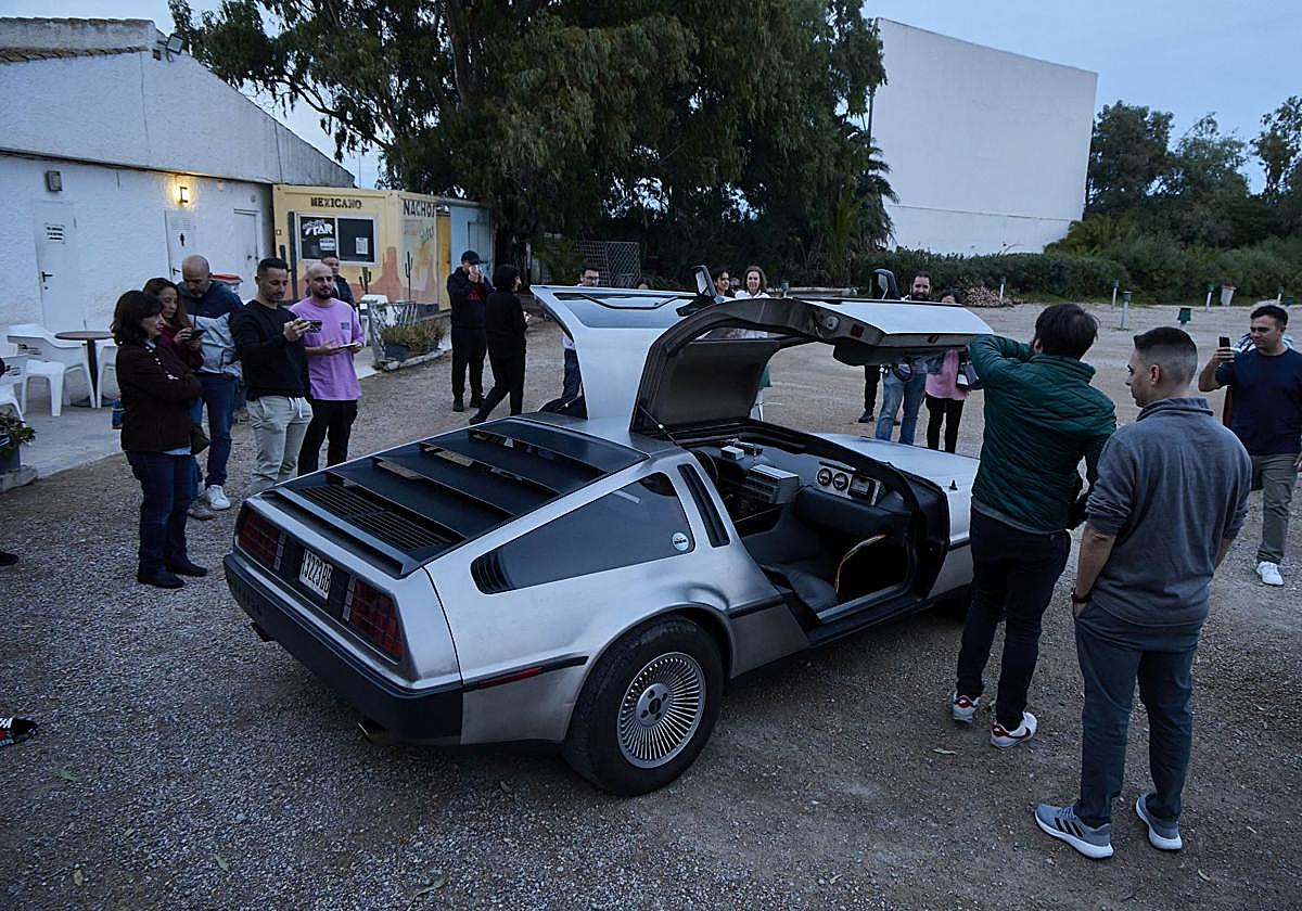 Valencia disfruta del Delorean de la icónica trilogía de &#039;Regreso al futuro&#039;