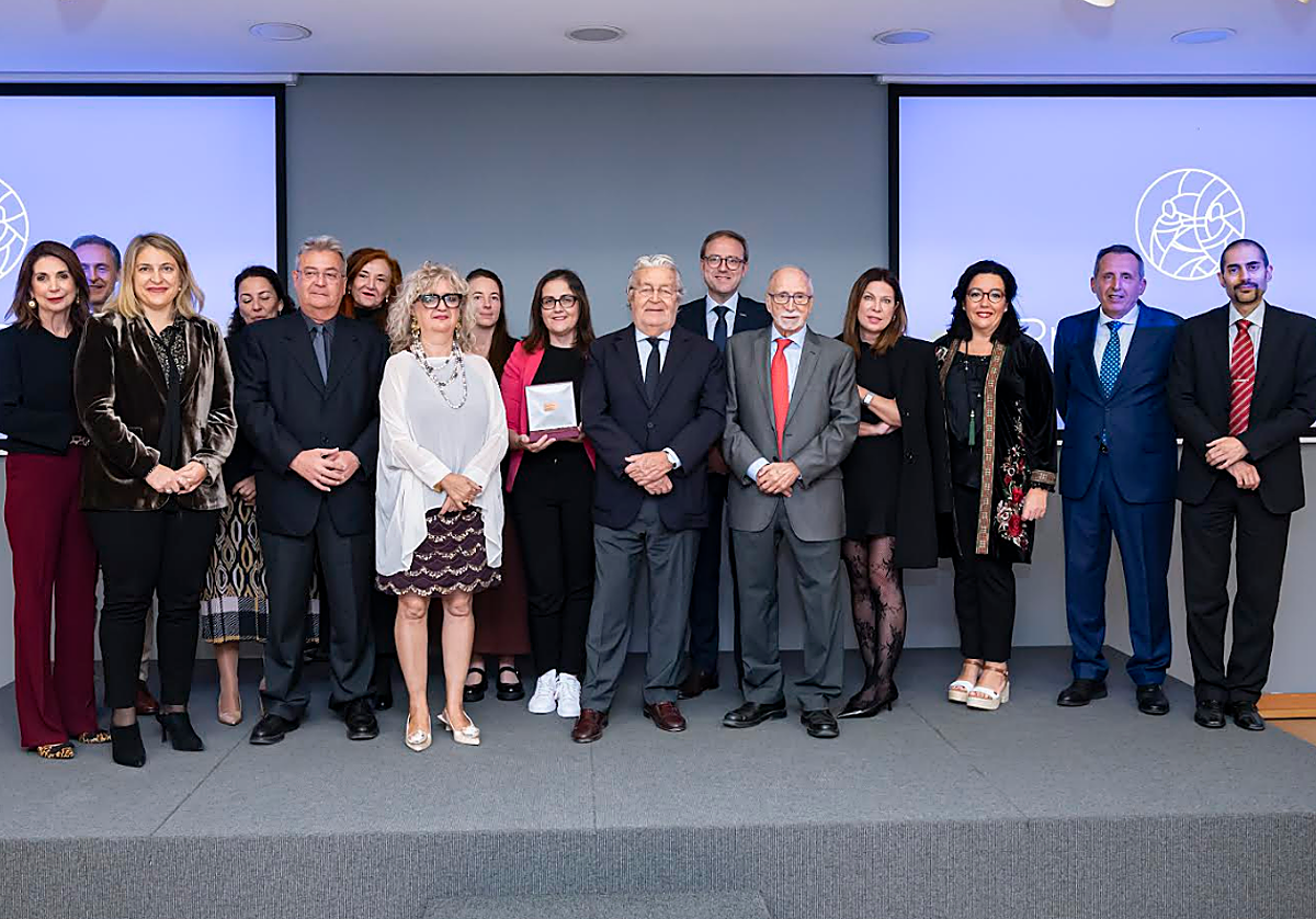 Representantes de los Montes de Piedad, de Fundación Bancaja y de Fevadis en la entrega del Premio Presea