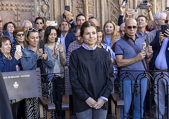 Mireia Sanmartín, con el resto de síndicos del Tribunal de las Aguas de Valencia.