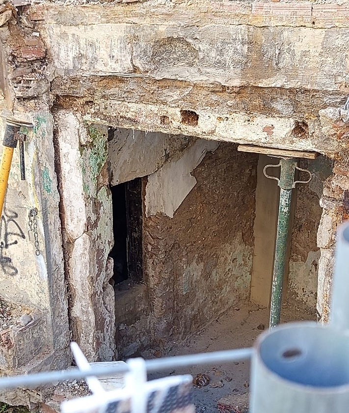 Imagen secundaria 2 - Zona en obras de les covetes.