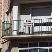 Un balcón de una casa en alquiler.