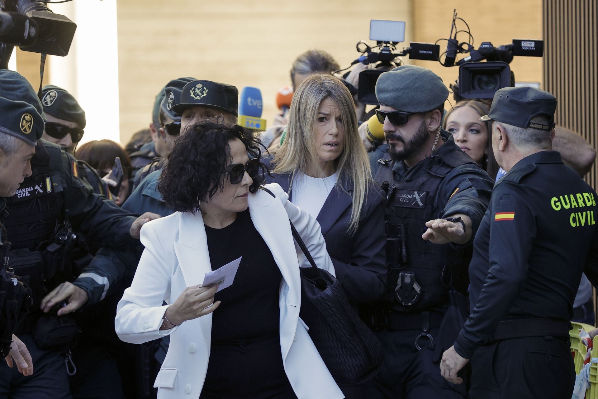 Fotos de Maribel Vilaplana de su llegada y salida de los juzgados