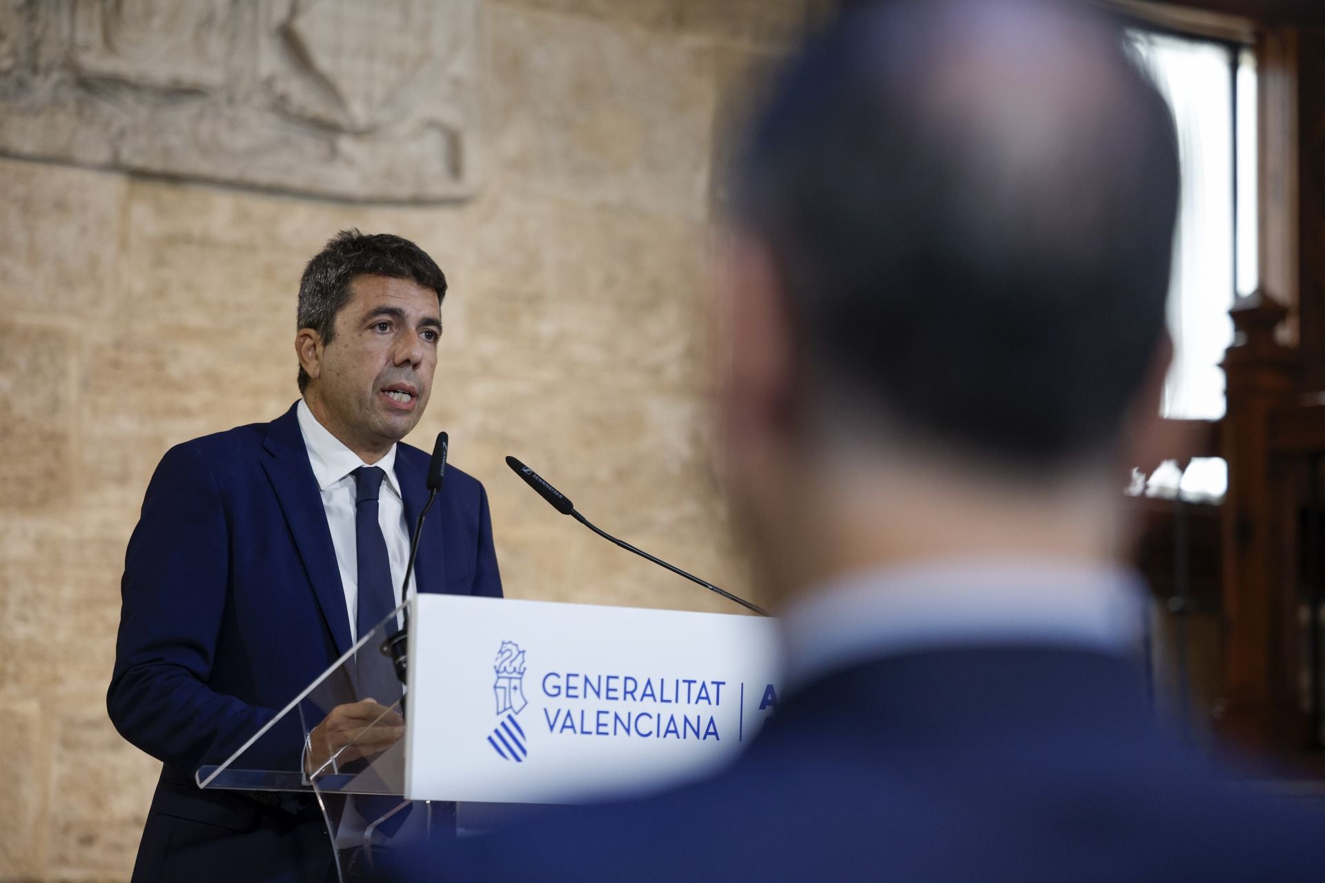 Fotos de la comparecencia de Carlos Mazón en el Palau de la Generalitat