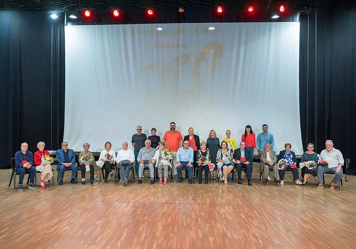 Parejas que celebraron su aniversario el pasado viernes 24 de octubre.