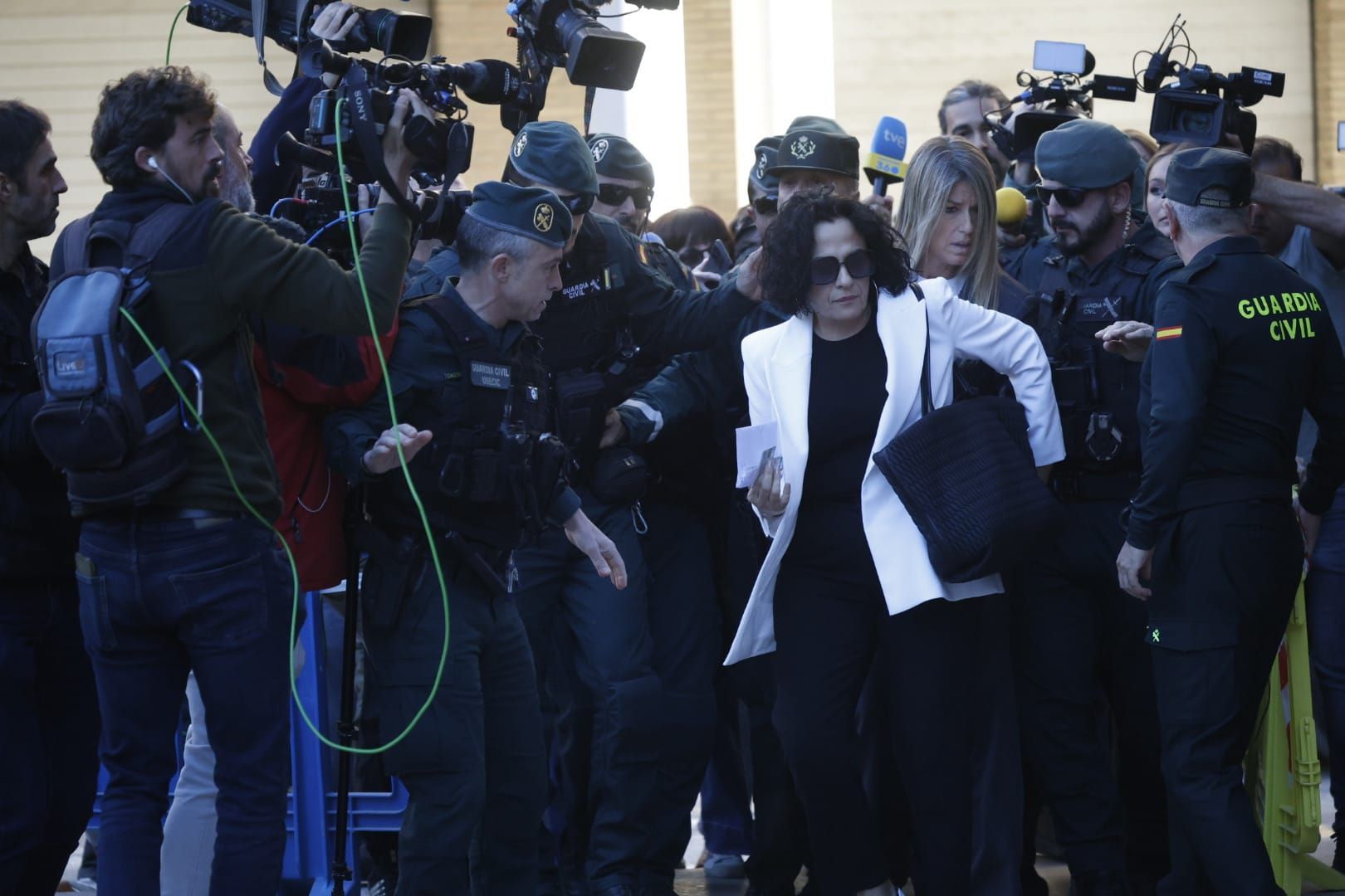 Fotos de Maribel Vilaplana de su llegada y salida de los juzgados