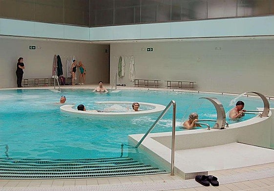 Usuarios del Balneario de Elgorriaga, en una imagen de archivo.