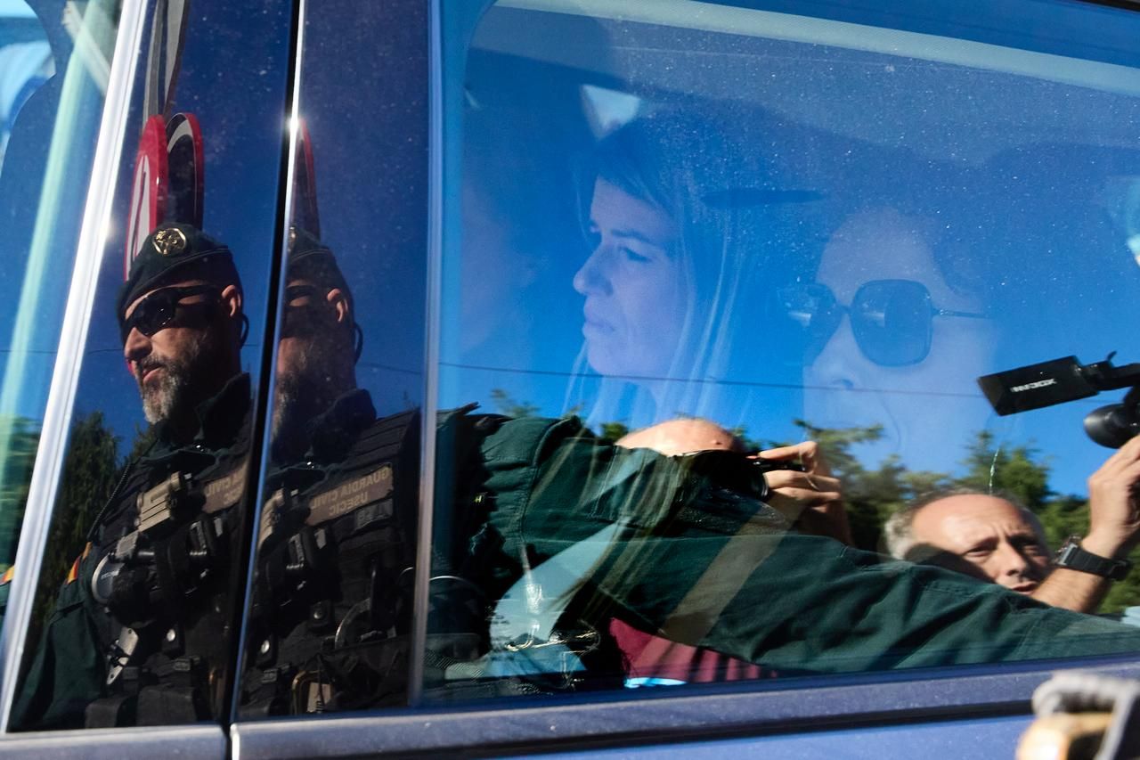 Fotos de Maribel Vilaplana de su llegada y salida de los juzgados