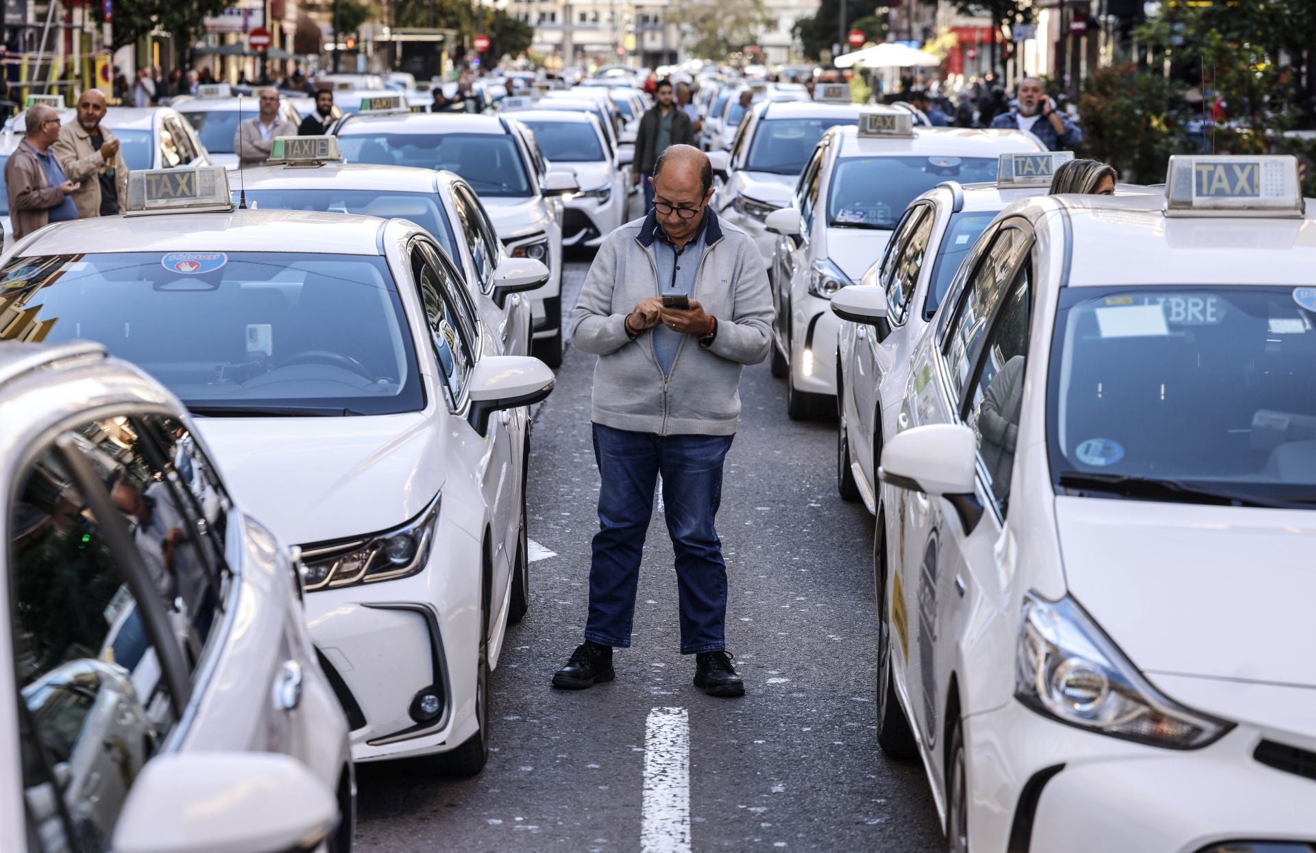 Fotos de la huelga de taxis en Valencia