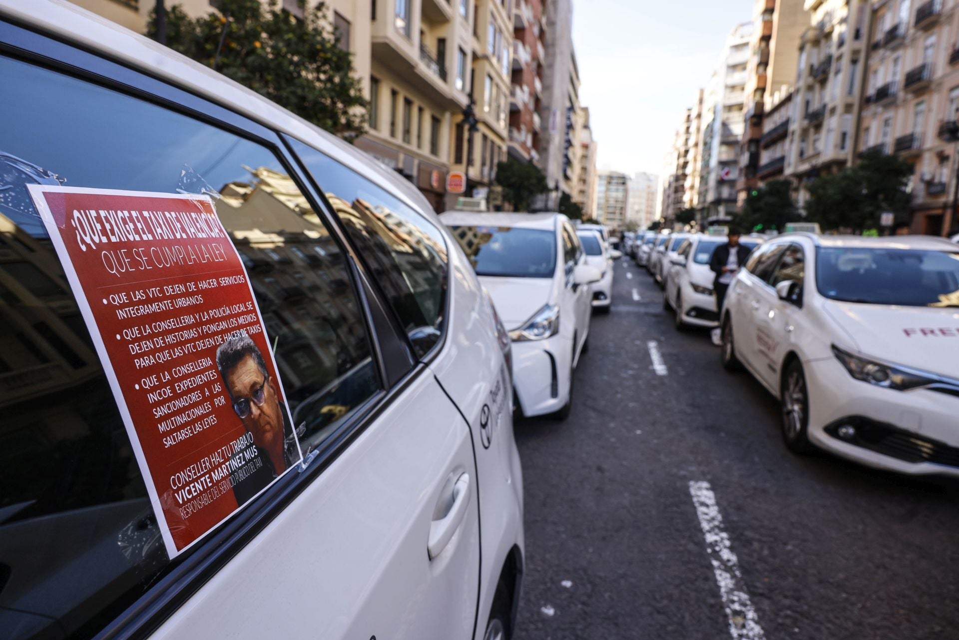 Fotos de la huelga de taxis en Valencia