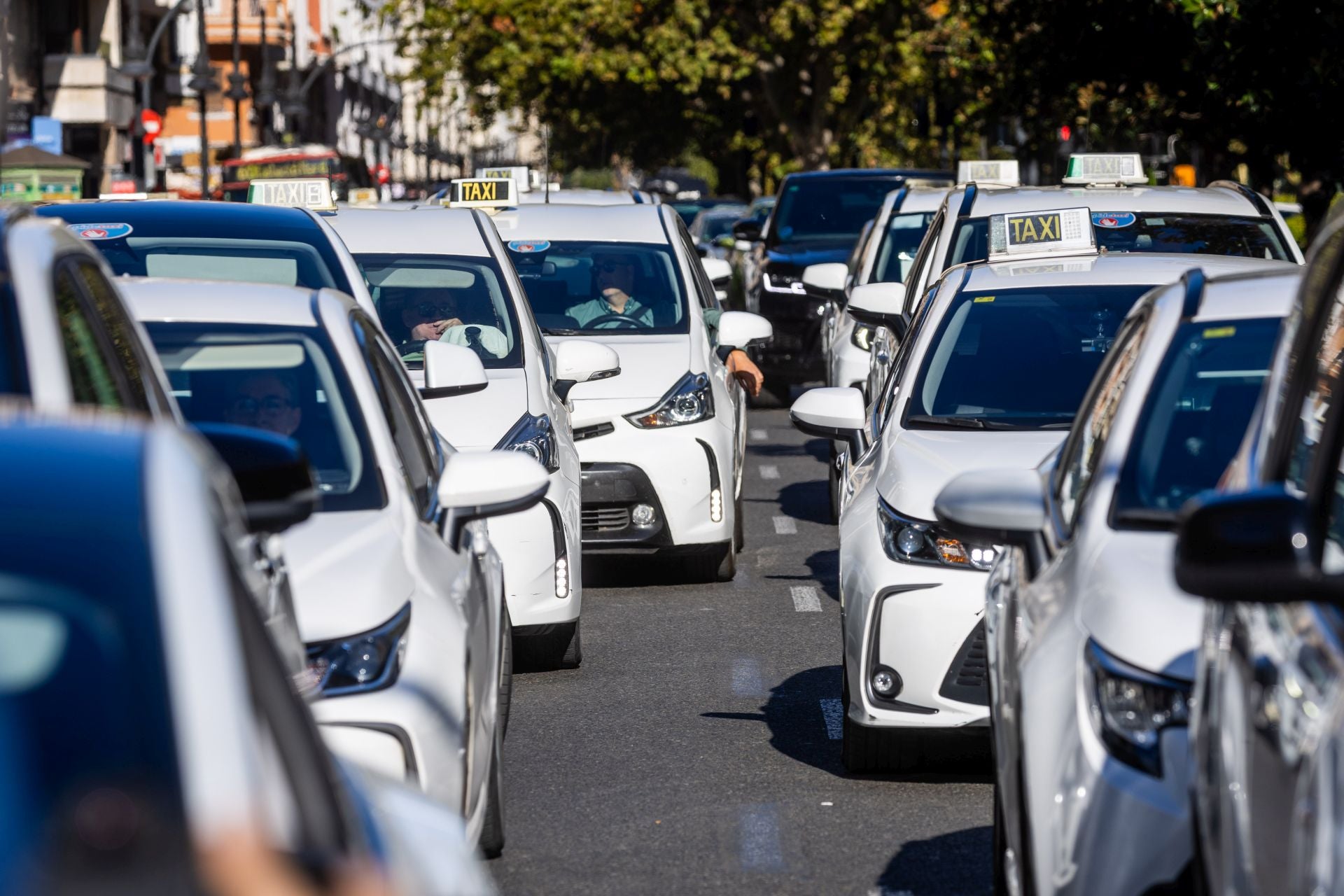 Fotos de la huelga de taxis en Valencia