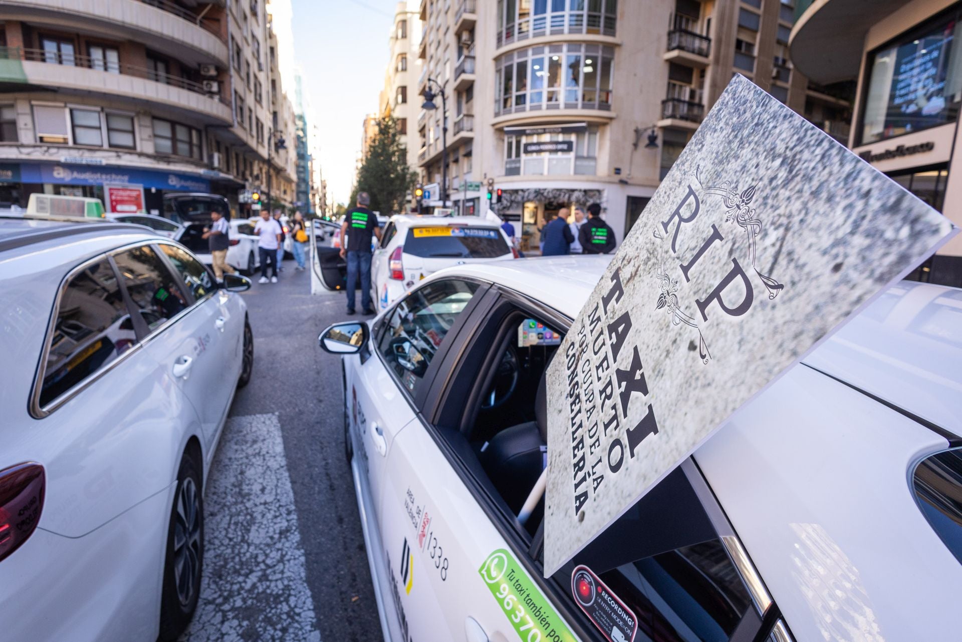 Fotos de la huelga de taxis en Valencia