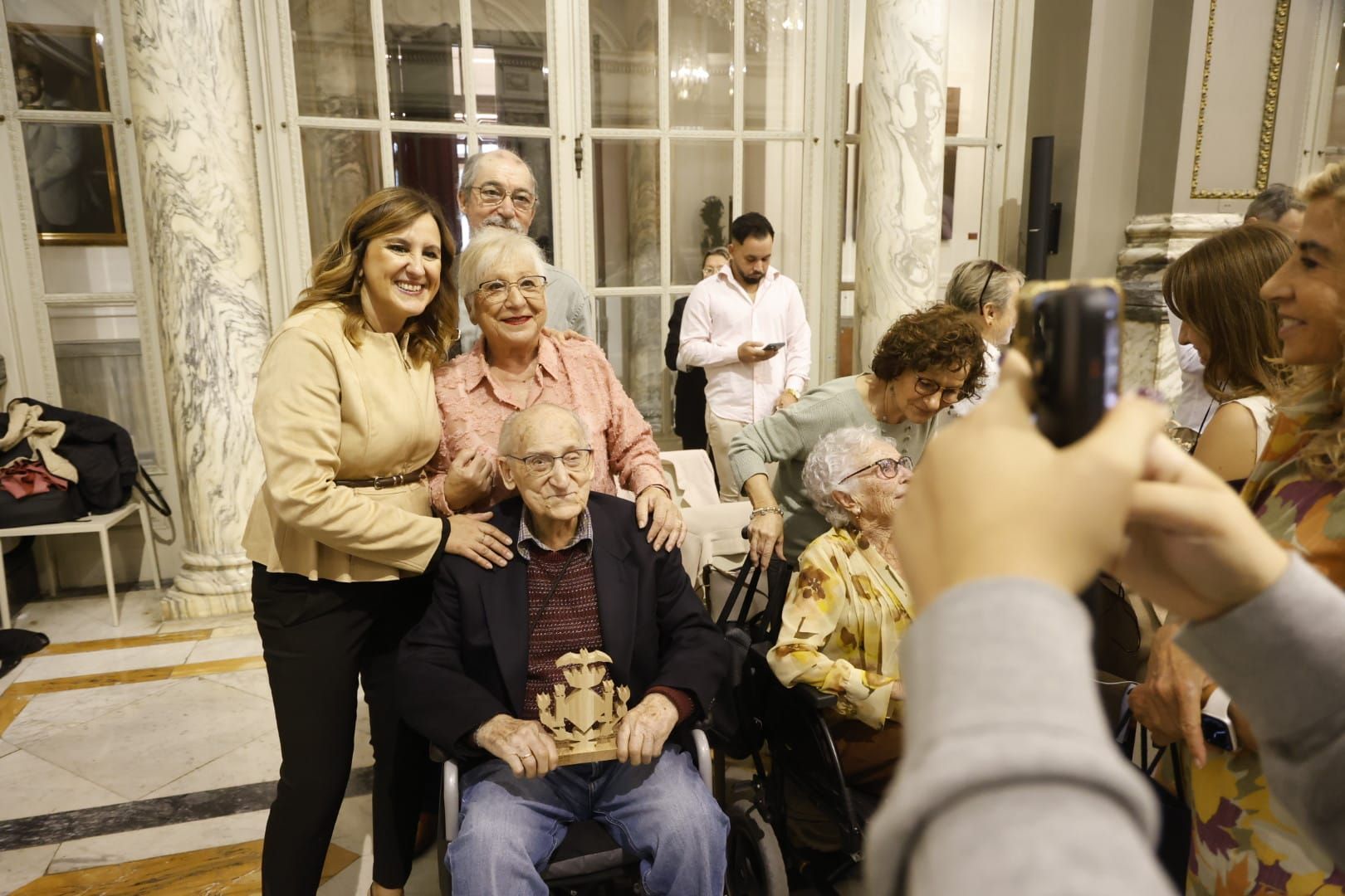 Fotos del homenaje a los vecinos centenarios de Valencia