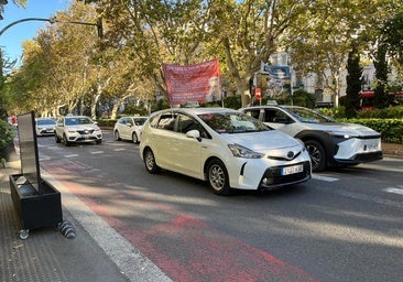 La huelga de taxistas colapsa los accesos a Valencia y paraliza el centro