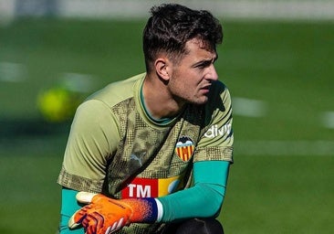 Agirrezabala y Duro se entrenan al margen