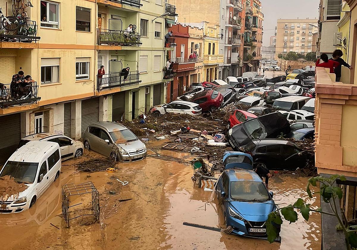 Calle de La Torre después de la dana del pasado año.