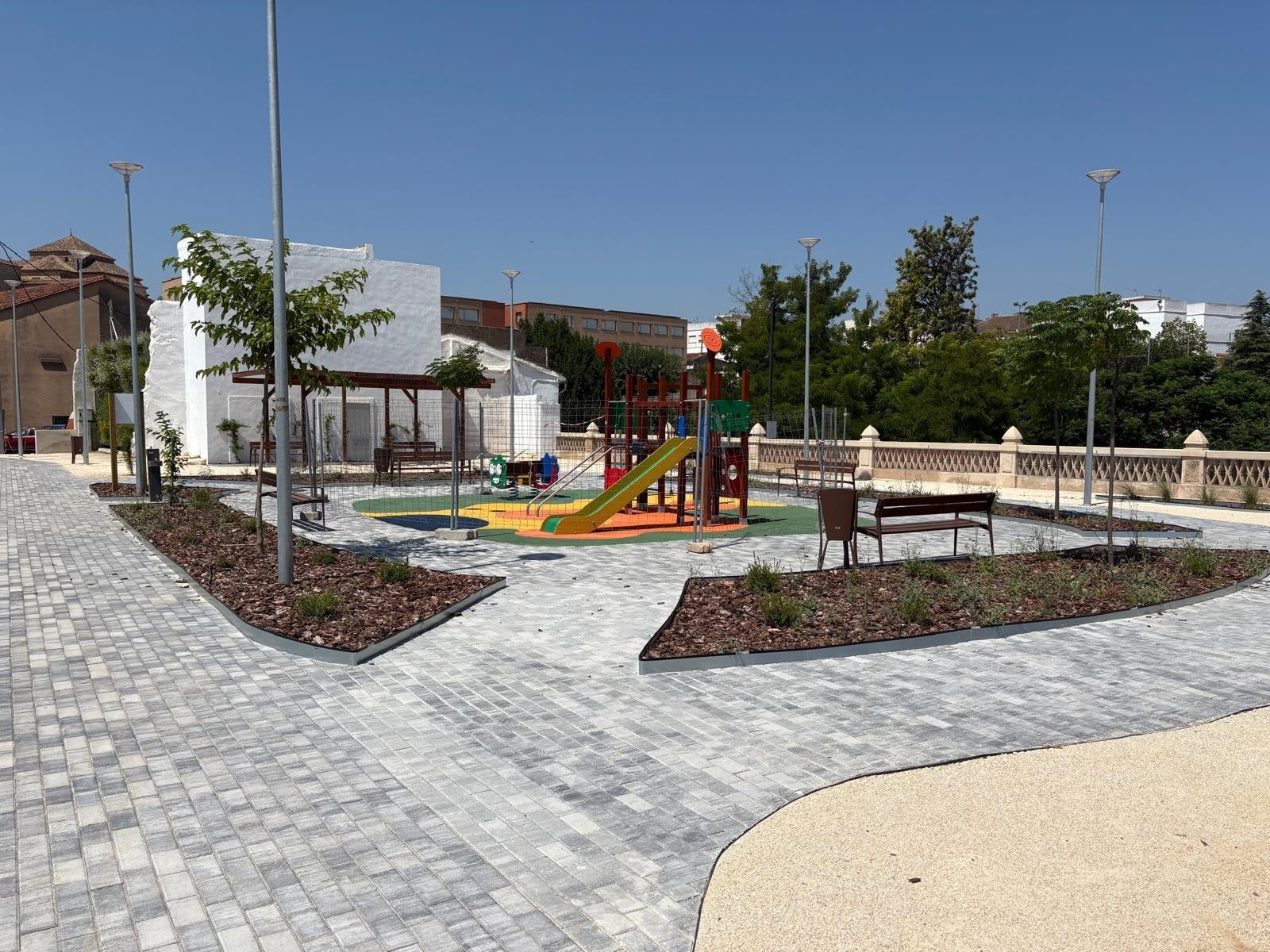 Imágenes recreadas de cómo quedará el solar tras la intervención.