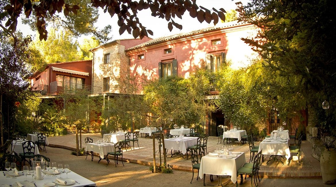 Imagen del jardín del Montsant, uno de los espacios del restaurante.